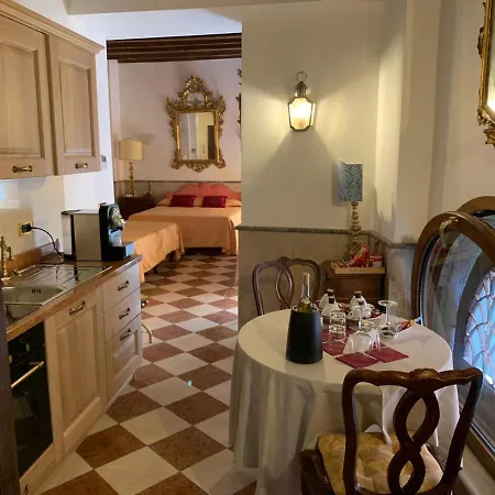 Luxury In San Marco With Canal View Apartment